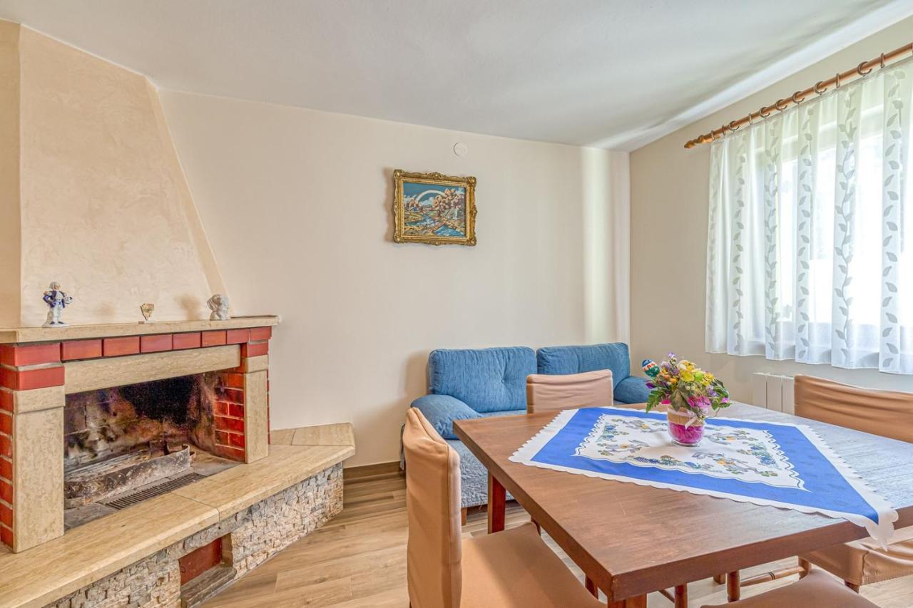 Apartment Flores Stari Pazin Exterior foto