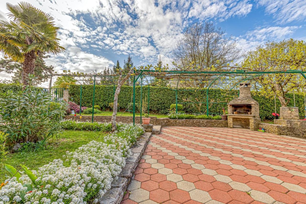 Apartment Flores Stari Pazin Exterior foto